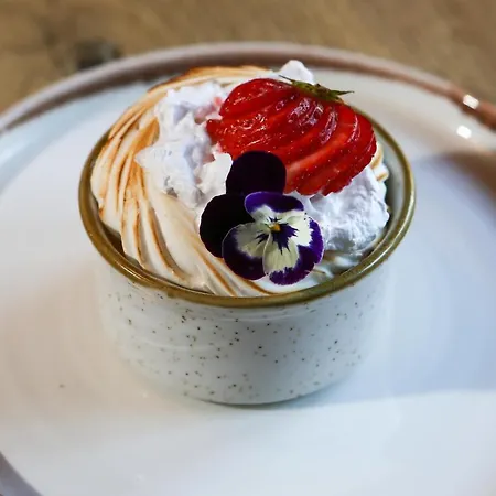 Han/Misafirhane The Pheasant - The Collection Group